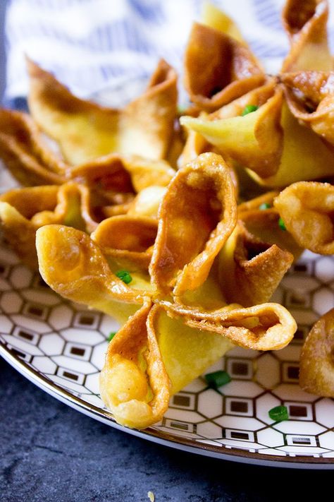 Panda Express Cream Cheese Rangoon made with a creamy center and crispy exterior, these are the perfect appetizer for your next Chinese takeout meal. You can make ahead and freeze for later too. Cheese Rangoon Recipe, Rangoon Rolls, Cream Cheese Rangoon, Cheese Rangoon, Copycat Dinner, Panda Express Recipes, Tuesday Dinner, Rangoon Recipe, Dinner Then Dessert