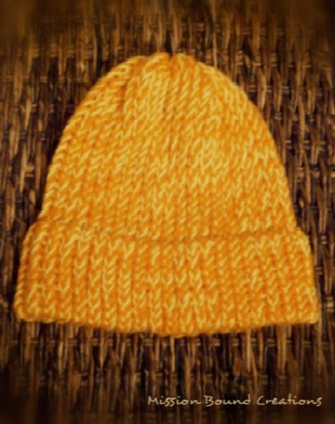 How to Make a Brim on a Loom Knit Hat. Easy to follow instructions that include a video tutorail that shows you how to custom size your brim Loom Knit Hat With Brim, Loom Knit Hat Patterns Free Video Tutorials, Knit Hat With Brim, Loom Knitting Patterns Hat, Loom Knitting Pattern, Round Loom Knitting, Loom Hats, Basic Knitting, Loom Knit Hat