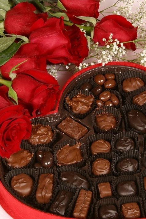 Happy Valentine's Day.. Chocolate San Valentin, Happy Chocolate Day, Chocolate Day, I Love Chocolate, Valentine Chocolate, My Funny Valentine, Chocolate Hearts, Sweet Valentine, Love Chocolate