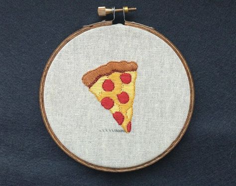 Pizza Emoji, Pixel Quilt, Art Decor Ideas, Rose Embroidery Pattern, Pizza Shop, Simple Hand Embroidery Patterns, Basic Embroidery Stitches, Embroidery Patterns Vintage, Japanese Embroidery