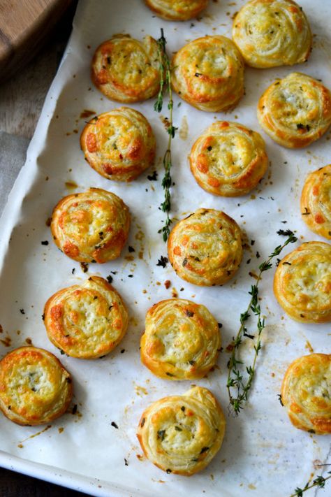 Cheese Pinwheels - Alicas Pepperpot Pinwheel Appetizers Puff Pastry, Puff Pastry Cheese Appetizers, Cheesy Pinwheels, Savoury Pastry, Xmas Appetizers, Cheesy Biscuits, Puff Pastry Pinwheels, Guyanese Recipes, Savoury Bakes