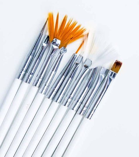 7 Different Types Of Nail Art Brushes That Anyone Can Try Different Types Of Nail Art, Different Types Of Nails, Acrylic Nail Brush, Nail Art Studio, Art Rules, Nail Art Techniques, Nail Art Ombre, Nail Art Pen, Professional Nail Art