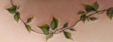 Leaf Wrist Tattoos For Women, Leaves Vine Tattoo, Tattoo Foliage, Ladies Tattoos, Ivy Tattoo, Tattoos Inspo, Foot Tattoos For Women, Vine Tattoos, Wrist Tattoos For Women