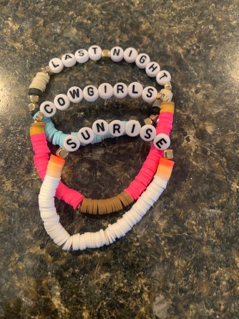 Morgan Wallen Friendship Bracelet, Concert Accessories Ideas, Clay Bead Bracelet Ideas Morgan Wallen, Morgan Wallen Beaded Bracelets, Morgan Wallen Cup Ideas, Morgan Wallen Clay Bead Bracelet Ideas, Braclate Ideas Beads, Morgen Wallen Concert Outfit, Clay Beads Ideas Bracelets