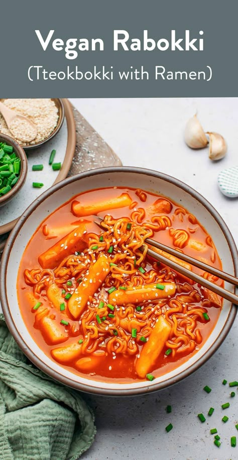 Vegan Rabokki (Tteokbokki with Ramen) - Full of Plants Vegan Tteokbokki Recipe, Cheese Rabokki, Tteokbokki Vegan, Vegetarian Ramen Recipes, Vegan Tteokbokki, Vegetarian Korean Recipes, Korean Vegetarian Recipes, Vegan Korean Food, Tteokbokki Recipe