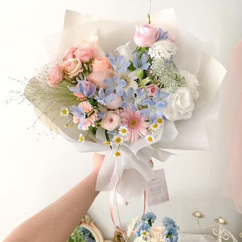 Pastel Color Bouquets, Pastel Bouquet, Bouquet Ideas, Pale Colors, Pastel Flowers, Bouquet Of Flowers, Flower Bouquets, Mom Birthday, Flower Gift