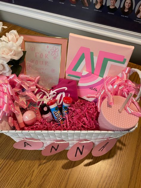 Big And Little Gift Ideas, Pink Big Little Basket, Kappa Delta Big Little Basket, Big Little Reveal Basket, Sorority Basket Ideas, Baskets For Big Little, Big Little Basket Ideas Sorority Crafts, Big Lil Baskets, Bid Day Baskets Sorority