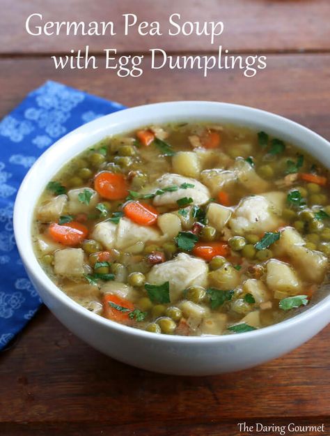 german pea soup dumplings recipe erbsensuppe Soup With Egg, Soup With Dumplings, Rhubarb Dessert, Egg Dumplings, German Dishes, Onion Pie, Soup Dumplings, Food Soup, Dumplings Recipe