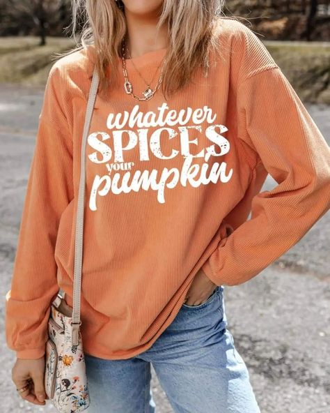 🍂 Your Perfect Task for Fall? Finding the Coziest Layers! 🍂 #cozy #boutique #boutiqueshopping #fallfashion #pumpkinspice Pumpkin Graphic, Oversize Sweatshirt, Pumpkin Sweatshirts, Long Sleeve Sweatshirt, Vibrant Orange, Oversized Sweatshirt, Casual Look, Basic Style, Graphic Long Sleeve