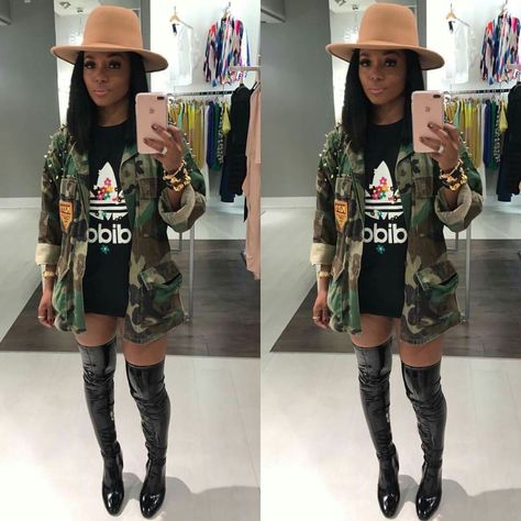 Fedora Hat Outfit Black Women, Cute Camo Outfits, Selfie Spot, Fedora Outfit, Fedora Hat Outfits, Concert Attire, Camo Outfits, Camo Fashion, Outfits With Hats