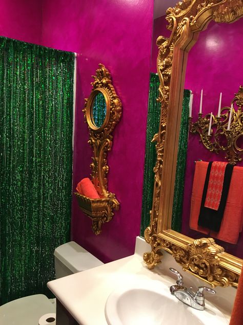 Fuchsia Bathroom Ideas, Fuschia Bathroom Ideas, Fuschia Accent Wall, Fuschia Bathroom, Hot Pink And Orange Bathroom, Emerald Green And Hot Pink, Magenta Bathroom Walls, Magenta Bathroom, Magenta And Green