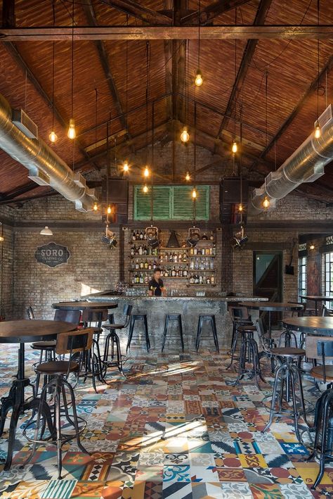 Goan Architecture, Warehouse Bar, Pub Interior, Pub Design, Italian Interior Design, Bar Interior Design, Coffee Shops Interior, Hospital Interior Design, Modern Restaurant