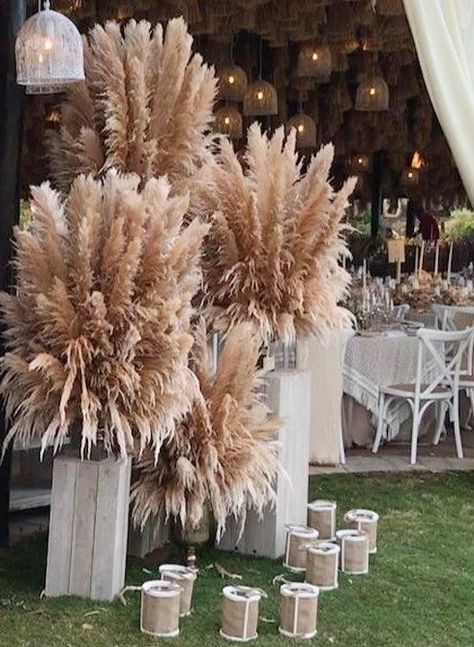 Wedding Plants Decor, Wedding Bouquet Pampas, Pampas Grass Wedding Decor, Pampas Grass Wedding Bouquet, Grass Wedding Bouquet, Grass Wedding Decor, Copper Wedding Theme, Beach Wedding Ceremony Arch, Pampas Decor