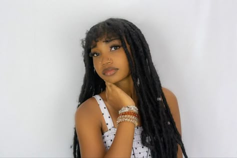 Locs With Loose Bangs, Butterfly Locs Layered, Faux Locs With Bangs Black Women, Goddess Faux Locs With Bangs, Locs And Bangs, Faux Loc Bangs, Boho Locs With Bangs, Goddess Locs With Bangs, Goddess Braids Bangs