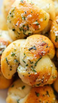 Garlic Bread Rolls, Parmesan Knots, Garlic Parmesan Knots, Bread Twists, Garlic Knots Recipe, Garlic Knots, Garlic Bread Recipe, Easy Appetizers, Fool Proof