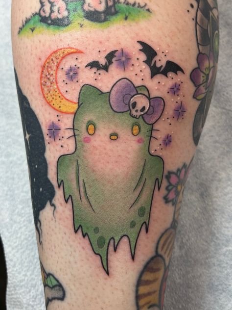 Hello Kitty Halloween Tattoo, Cute Friday The 13th Tattoo Ideas, Paranormal Tattoo, Hello Kitty Ghost, Cute Horror Tattoo, Kawaii Halloween Stickers, Horror Sleeve, Alex Strangler, Colored Tattoos