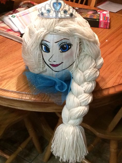 Elsa Pumpkin Decorating, Elsa Pumpkin Ideas, Elsa Pumpkin Painting, Elsa Pumpkin, Halloween Wine Bottle Crafts, Disney Pumpkin Painting, Story Book Pumpkin, Character Pumpkins, Creative Pumpkin Painting