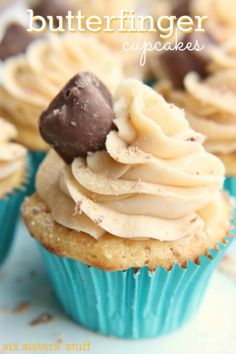 Delicious Butterfinger Cupcakes (the frosting is the best part!) Butterfinger Cupcakes, Six Sisters Stuff, Vegetarian Cake, Cake Mix Recipes, Yummy Cupcakes, Dessert Cupcakes, Cakes Cupcakes, Sheet Cake, Sweets Treats