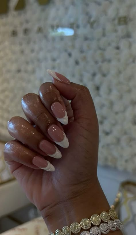 French Tip Nails Press On, Classy Nails Oval, Natural Curved Nails, Almond Aura Nails, Oval Nails French Tip, Almond Nails Black Women, Oval Nails French, Cute French Tip Nails, Nail Ideas French