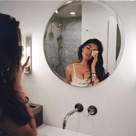 Madison Beer Instagram, Victoria Clark, Madison Beer Style, Beer Icon, Madison Beer Outfits, Beer Outfit, Madison Beer, White Aesthetic, The Mirror