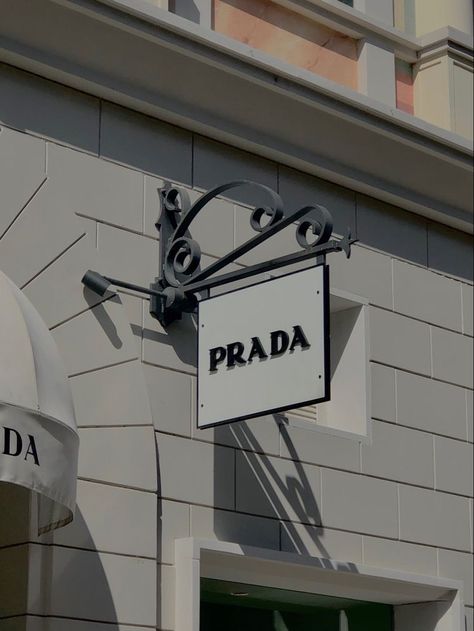 Prada Logo Aesthetic, Armani Wallpaper, Girl Asthetics, Prada Bag Aesthetic, Brands Aesthetic, Kpop Oc, Prada Aesthetic, Prada Milano, Brand Icon