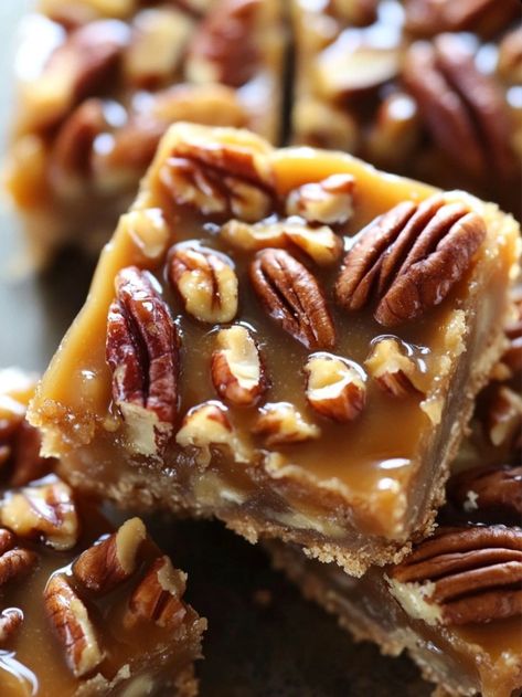 Toffee Pecan Dream Bars Pecan Roca Toffee Recipe, Deserts With Toffee, Toffee Pecan Dream Bars, Caramel Pecan Dream Bars, Pecan Dream Bars, Pecan Toffee Bars, Caramel Pecan Bars, Toffee Dessert, Pecan Toffee