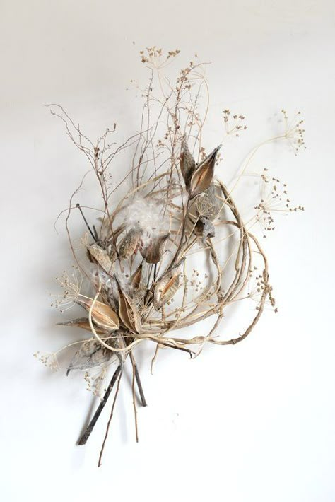 wreaths — ashn earth Natural Door Wreath, Ashn Earth, Dried White Flowers, White Dried Flowers, Dried Floral Wreaths, Floral Designs Arrangements, Grass Wreath, Dried Wreath, Twig Art