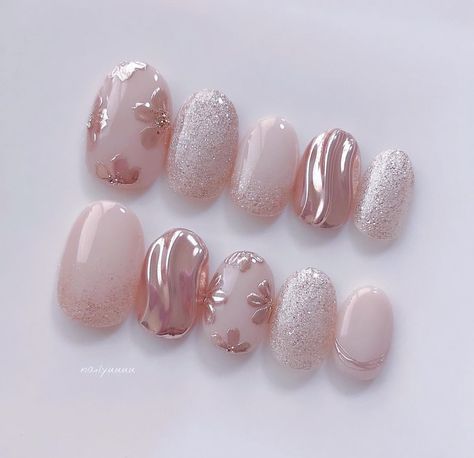 French Manicure Matte, Coquette Nails Aesthetic, Pastel Nails Spring, Cute Nails Simple, Almond Nails White, Short Nails Almond, Nails Bow, Nails Coquette, Coquette Nails