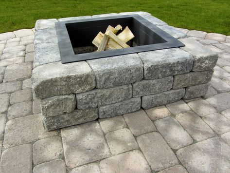 Diy Square Fire Pit, Paver Fire Pit, Square Fire Pit Cover, Brick Fire Pit, Fire Pit Landscaping, Fire Pit Kit, Cool Fire Pits, Round Fire Pit, Square Fire Pit