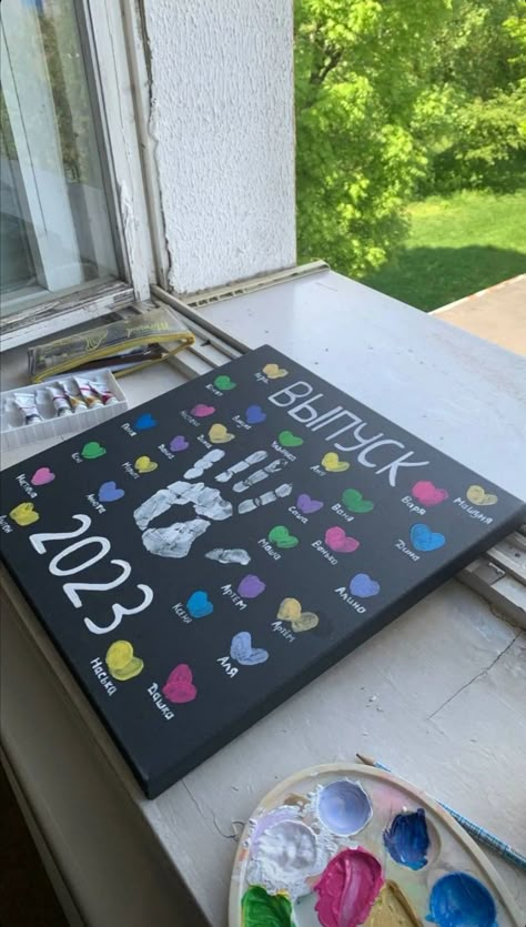 Goodbye Poster Ideas Teachers, Farewell Painting Ideas, Farewell Art Ideas, Farewell Drawing Ideas, Friend Group Painting Ideas, Farewell Memory Ideas, Farewell Activity Ideas, Farewell Gift Ideas For Friends Diy, Senior Farewell Ideas