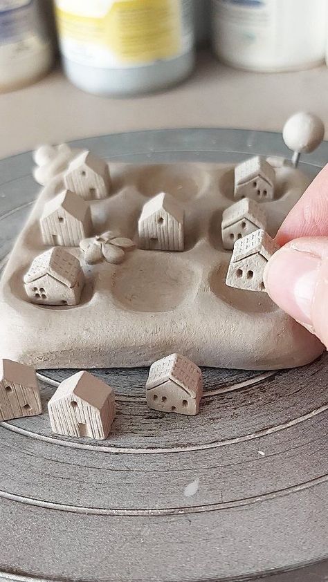 Pottery Toys, Mini Project, Pottery Houses, Diy Air Dry Clay, Pottery Videos, Kids Pottery, Cerámica Ideas, Ceramic Workshop, Clay Houses