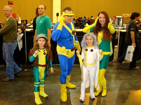 X-men family! by MintyMix, via Flickr X Men Family Costumes, Xmen Costume, Diy Costumes Men, X Men Costumes, Cyclops X Men, Awesome Costumes, Men Cosplay, Men Costume, 2024 Family