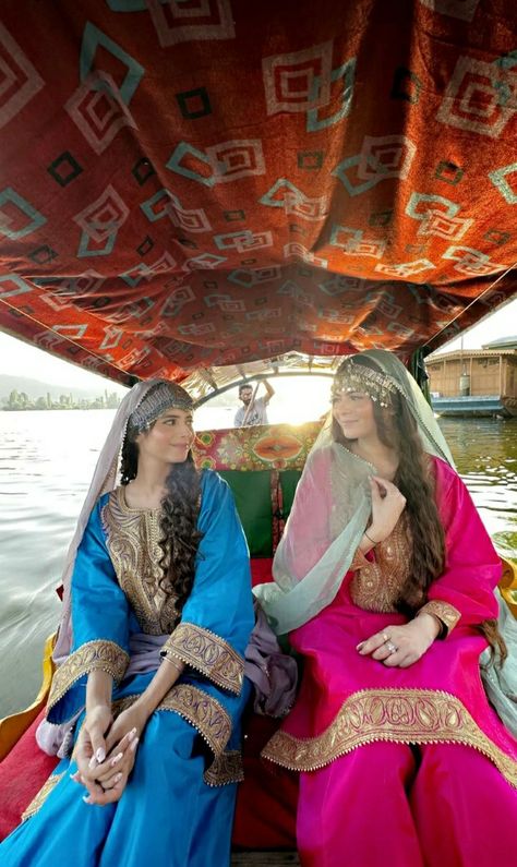 Kashmiri Culture Dress, Pashtun Culture Pakistan, Kashmir Culture Dress, Kashmiri Culture Aesthetic, Kashmir Aesthetic Outfit, Khasmiri Dress, Kashmiri Dress Traditional, Afghani Aesthetic, Kashmir Traditional Dress