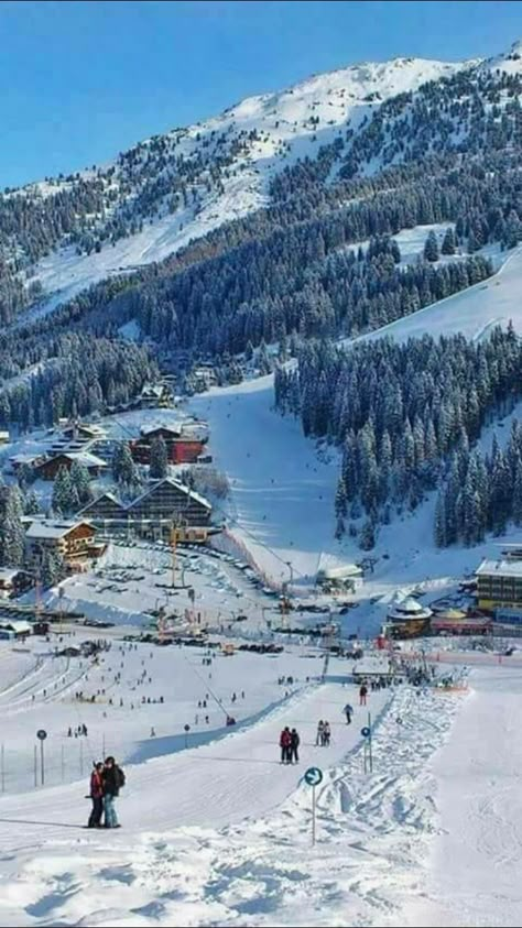 Gulmarg Kashmir Skiing Aesthetic, Ski Aesthetic, Snow Trip, Ski Holidays, Ski Season, Winter Scenery, Winter Pictures, Closer To Nature, Winter Vacation