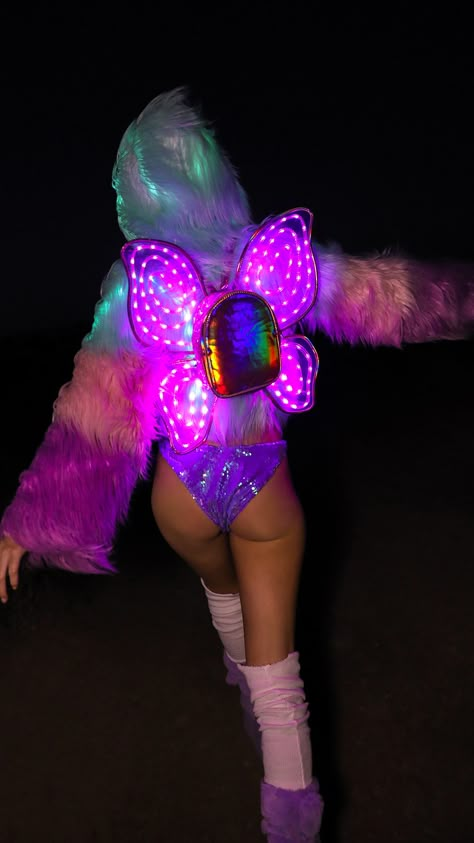 Rave Girl Aesthetic, Light Up Jacket, Sequin Clothing, Neon Clothing, Rave Aesthetic, Neon Rave, Rave Fit, Edm Festival Outfit, Rave Looks