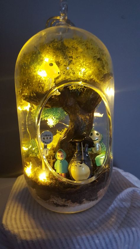 My little studio ghibli terrarium. I hand-made the tree and adding a couple elements. #art #studioghibli #artdesign #artscrafts Ghibli Terrarium, Studio Ghibli Terrarium, Ghibli Decor, Totoro Diorama, My Neighbor Totoro Terrarium, Totoro Bonsai Fountain, Studio Ghibli Crafts, Terrarium Scene, Miniature Terrarium