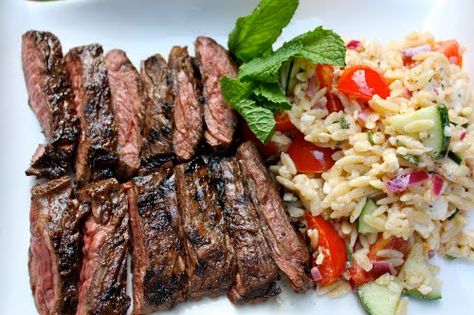 Easy Skirt Steak stir fry with Broccoli!!! Orzo Pasta Salad Recipe, Skirt Steak Recipes, Grilled Skirt Steak, Steak Pasta, Orzo Pasta Salad, Orzo Recipes, Beef Salad, Refreshing Food, Grilled Beef