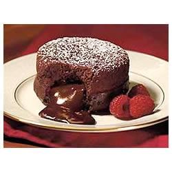 Dark Molten Chocolate Cakes Molten Lava Cakes Recipe, Molten Cake, Molten Chocolate Lava Cake, Lava Cake Recipes, Dessert Parfait, Molten Lava Cakes, Molten Chocolate, Holiday Dessert Recipes, Chocolate Lava