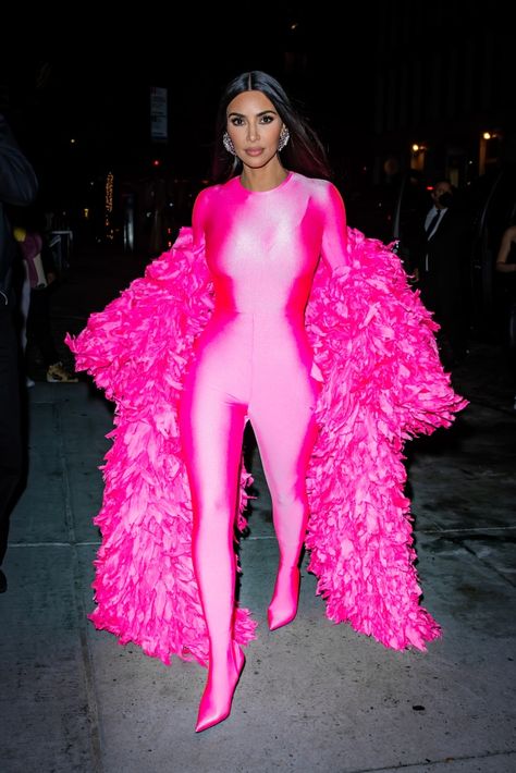 Kim K Pink Outfit, Kim Kardashian Pink Outfit, Celebs In Pink, Pink Kim Kardashian, Matching Pink Outfits, Pink Catsuit, Hot Pink Coat, All Pink Outfit, Pink Balenciaga