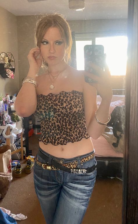 Layering Tank Tops Outfits 2000s, Early 2000s Cheetah Print, Cheetah Print Tank Top Outfit, Y2k Leopard Print Outfit, Y2k Cheetah Print Outfits, Cheetah Print Top Outfit, Jeans Y2k Outfit, 2000s Cheetah Print, 2000s Animal Print