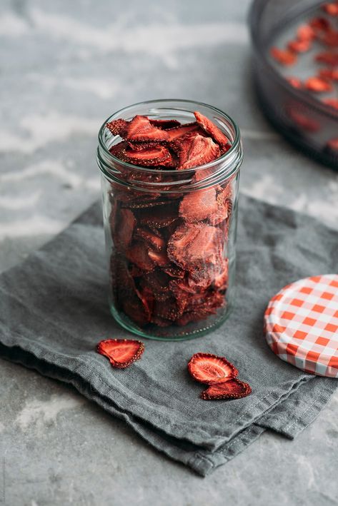 Dry Fruit Photography, Dried Fruit Photography, Jar Photography, Dehydrated Strawberries, Bake Sale Packaging, Fruit Chip, Dried Fruit Mix, Meat Diet, Veggie Chips