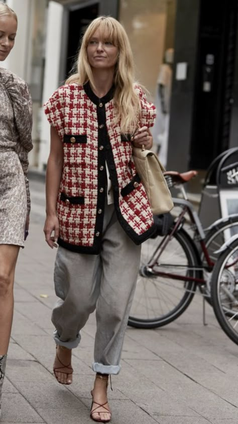 Chanel Vest Outfit, Tweed Outfits Women, Tweed Top Outfit, Boucle Outfit, Chanel Tweed Outfit, Tweed Street Style, Tweed Jacket Outfit, Tweed Fashion, Womens Tweed Jacket