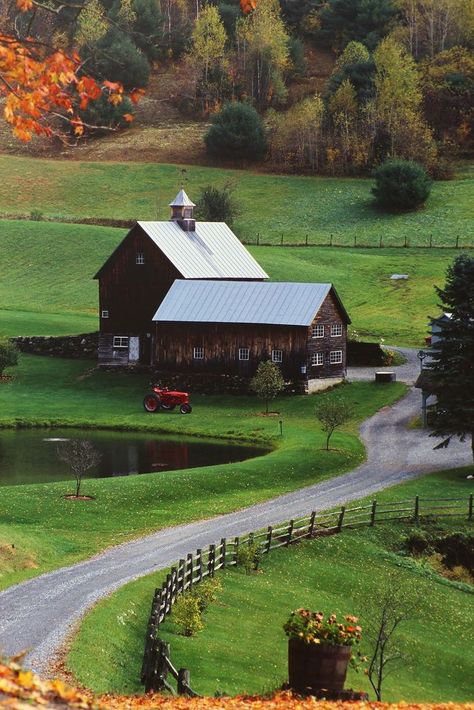 Vermont Farms, Barn Pictures, Country Barns, Farm Houses, Country Scenes, Farms Living, Farm Barn, Down On The Farm, Red Barns