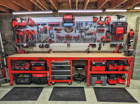 Craftsman Tools Garage, Craftsman Workbench, Garage Workshop Layout, Craftsman Garage, Garage Design Interior, Storage Shed Organization, Mechanical Workshop, Workbench Plans Diy, Garage Tool Organization