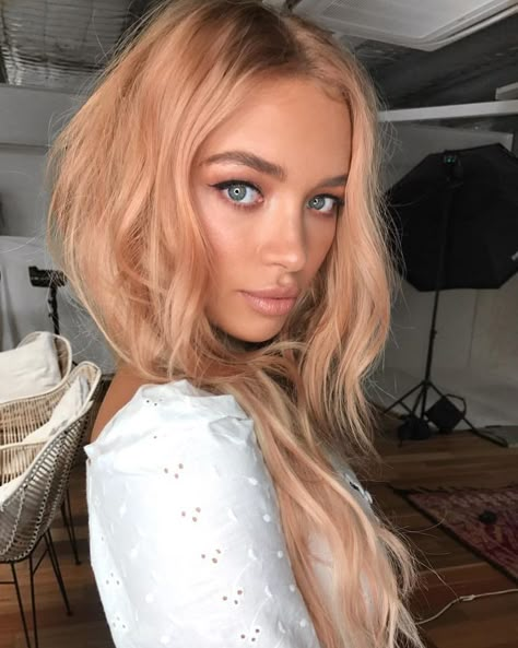 Peachy Hair Color, Rose Blonde Hair, Rose Blonde, Peach Hair Colors, Peach Hair, Strawberry Blonde Hair, Balayage Hair Blonde, Greasy Hair Hairstyles, Summer Hair Color