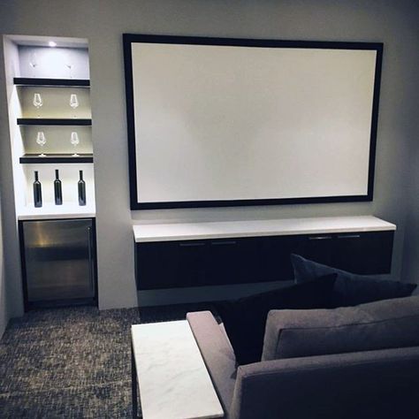 Simplistic Media Room With Small Bar                                                                                                                                                                                 More Small Home Theater Rooms, Small Movie Room, Small Home Theaters, Modern Room Design, Home Theater Room Design, Theater Room Design, Cinema Design, Media Room Design, Home Cinema Room