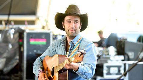 Luke Bell Details Summer 2016 Tour Dates #headphones #music #headphones Luke Bell, Dwight Yoakam, Country Musicians, Country Singer, Hank Williams, Honky Tonk, Country Stars, Country Artists, Tucson Arizona