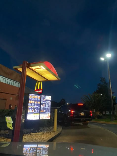 Mcdonals Drive Thru Aesthetic, Mcdonalds Drive Thru Aesthetic, Drive Through Aesthetic, Drive Thru Aesthetic, Drive Thru Mcdonalds Night, Driving Motivation, Mcdonalds Drive Thru, Aesthetic Drive, Night Snaps