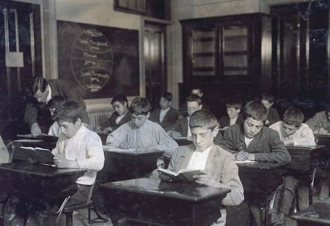 This Is What School Was Like 100 Years Ago Lewis Hine, Debate Team, Night School, Diy School Supplies, Ellis Island, Readers Digest, 100 Years Ago, Boston Massachusetts, Childhood Education