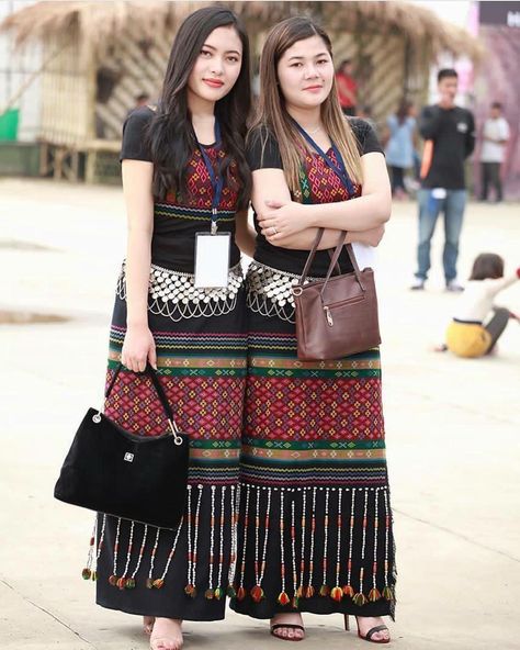 The Guwahati Times on Instagram: “Two beautiful Mizo lady in traditional attire. #mizoram #northeastindia” India Traditional Dress, Traditional Dressing, Make India, Heritage Clothing, Hmong Fashion, North East India, Myanmar Fashion, Thailand Dress, Ethnic Wears